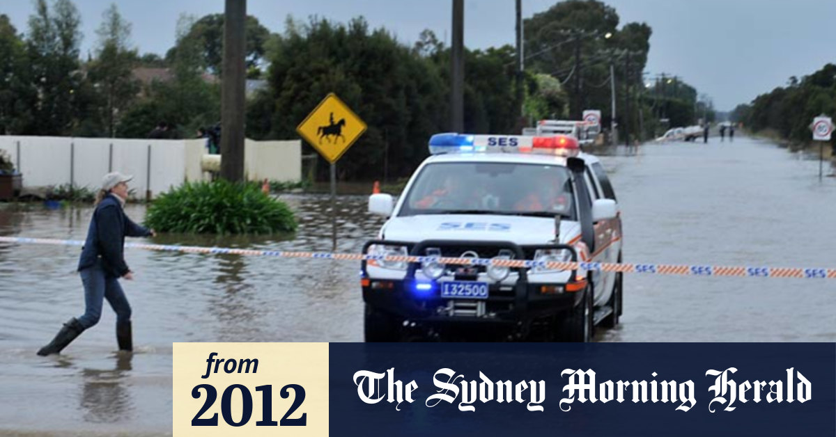Video Residents flee Koo Wee Rup flooding